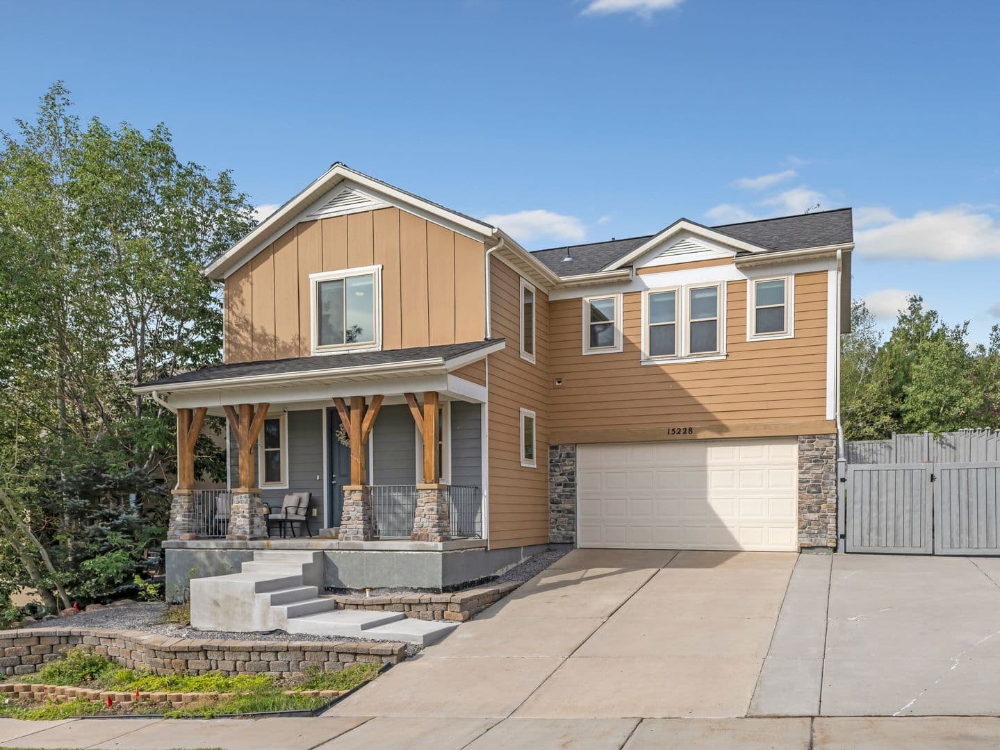 4 Bed / 3.5 Bath Spacious Home for Rent in Draper – Internet & Cable Included! — exterior