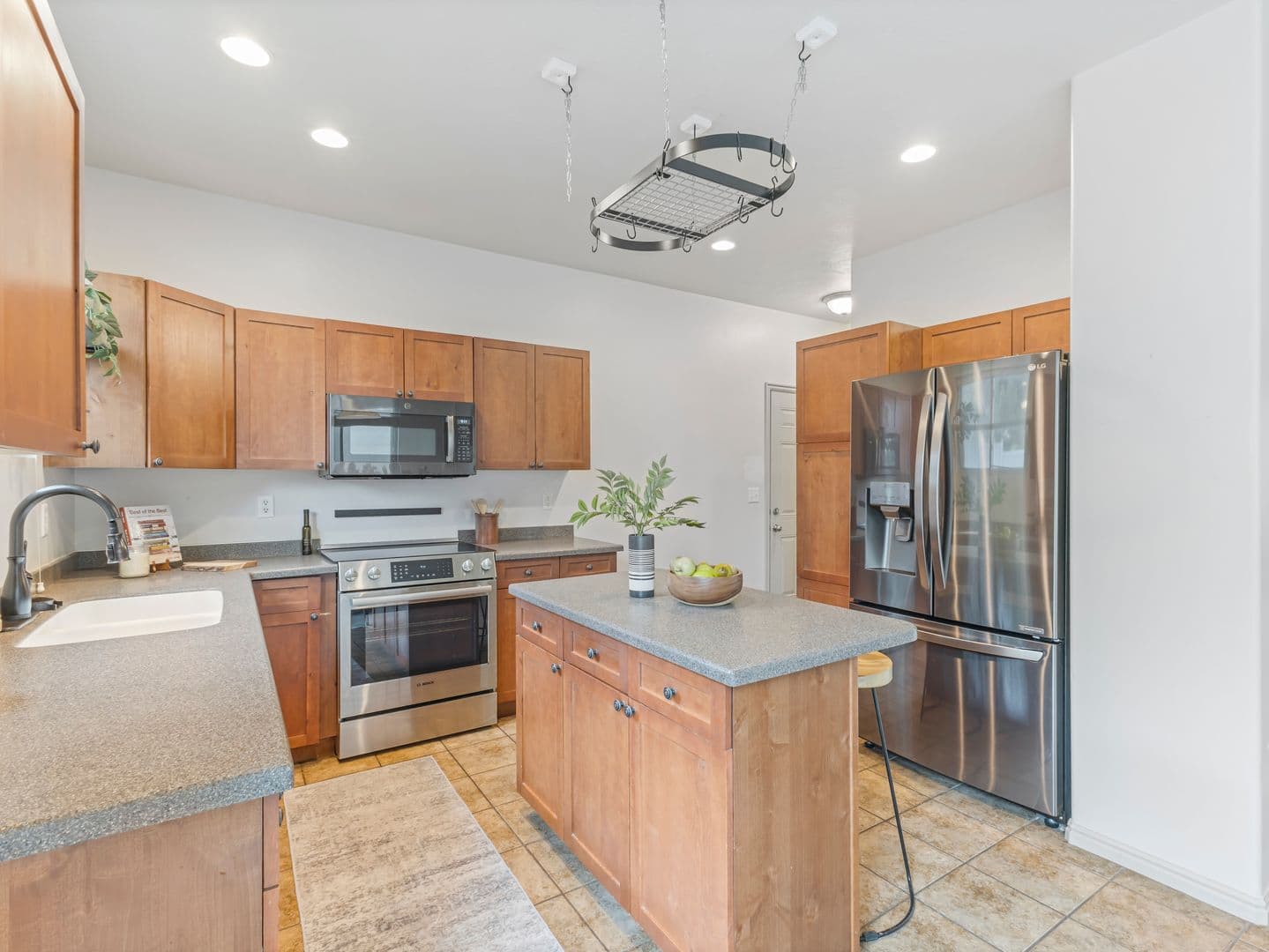 4 Bed / 3.5 Bath Spacious Home for Rent in Draper – Internet & Cable Included! — photo 14