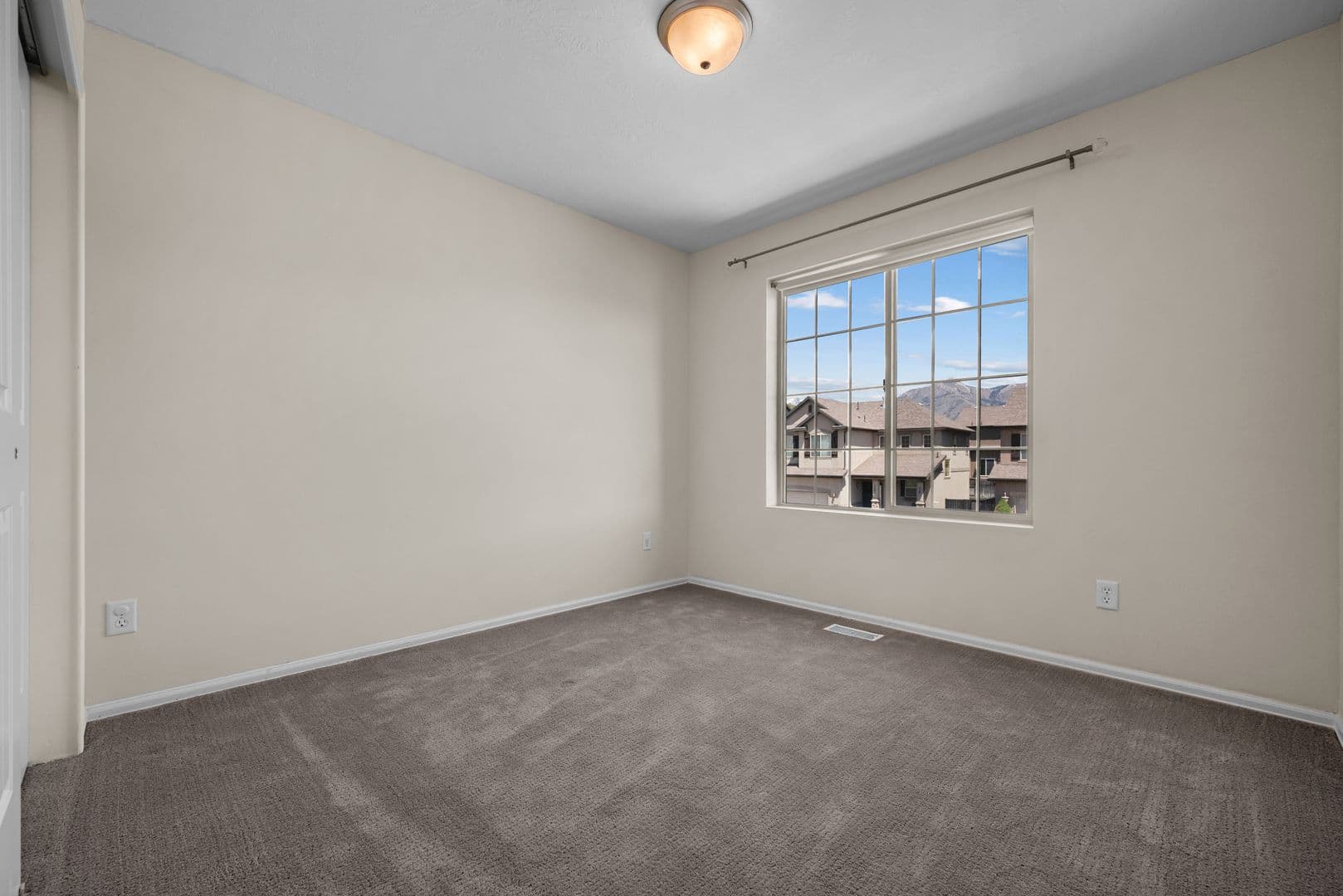 5 Bed / 3.5 Bath Home in Draper — photo 20