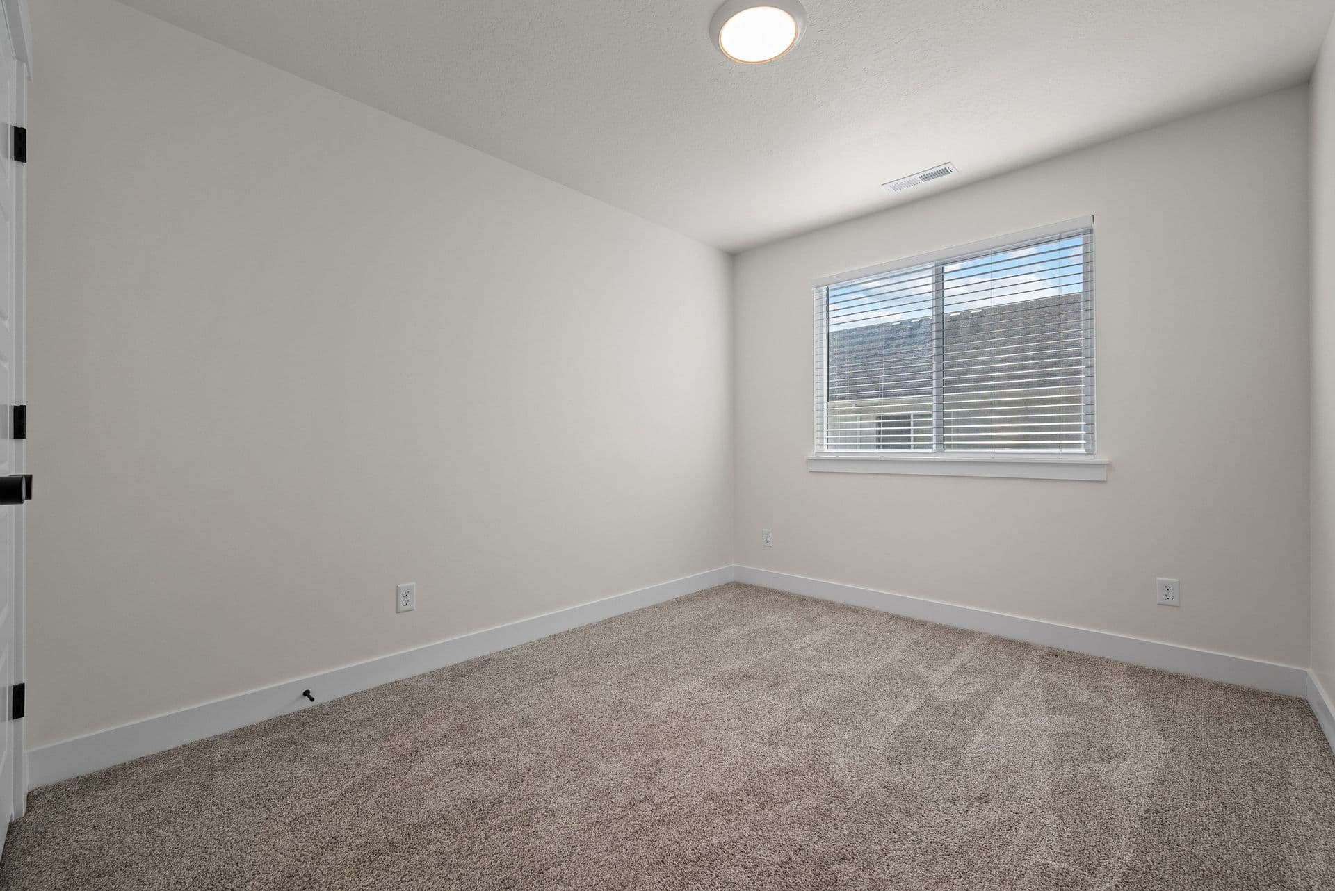 Two Private Rooms for Rent in a Modern Townhome | $575/Month Each | Female Housing — photo 23