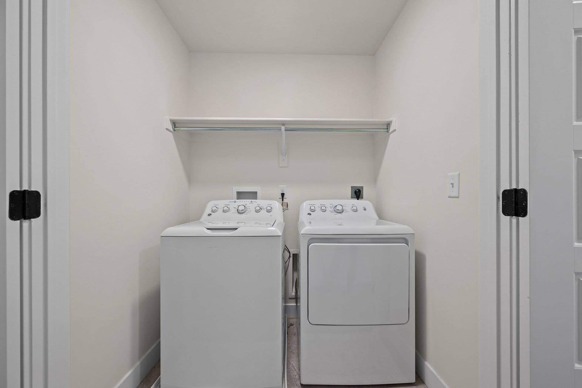 Two Private Rooms for Rent in a Modern Townhome | $575/Month Each | Female Housing — photo 26