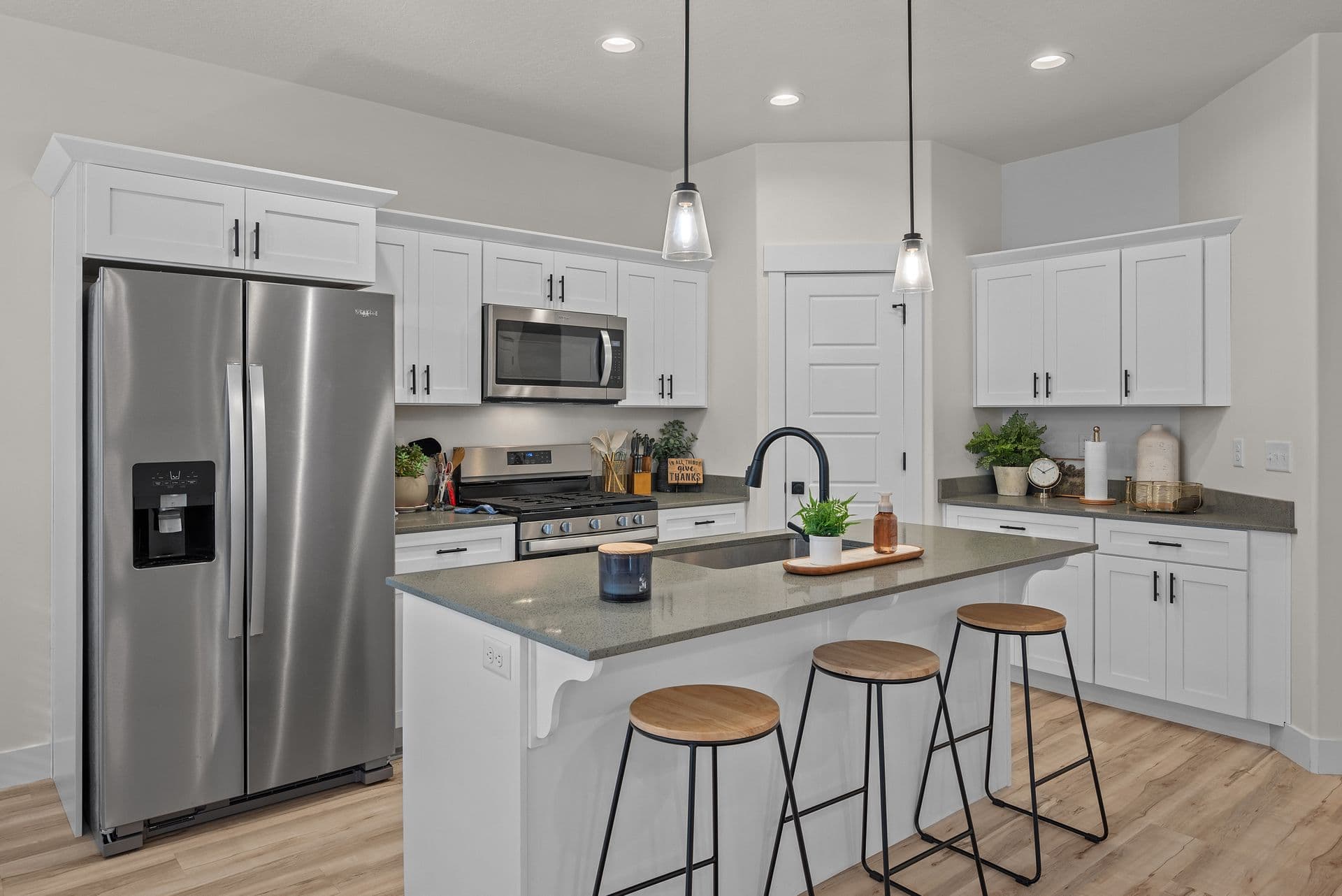 Two Private Rooms for Rent in a Modern Townhome | $575/Month Each | Female Housing — photo 18