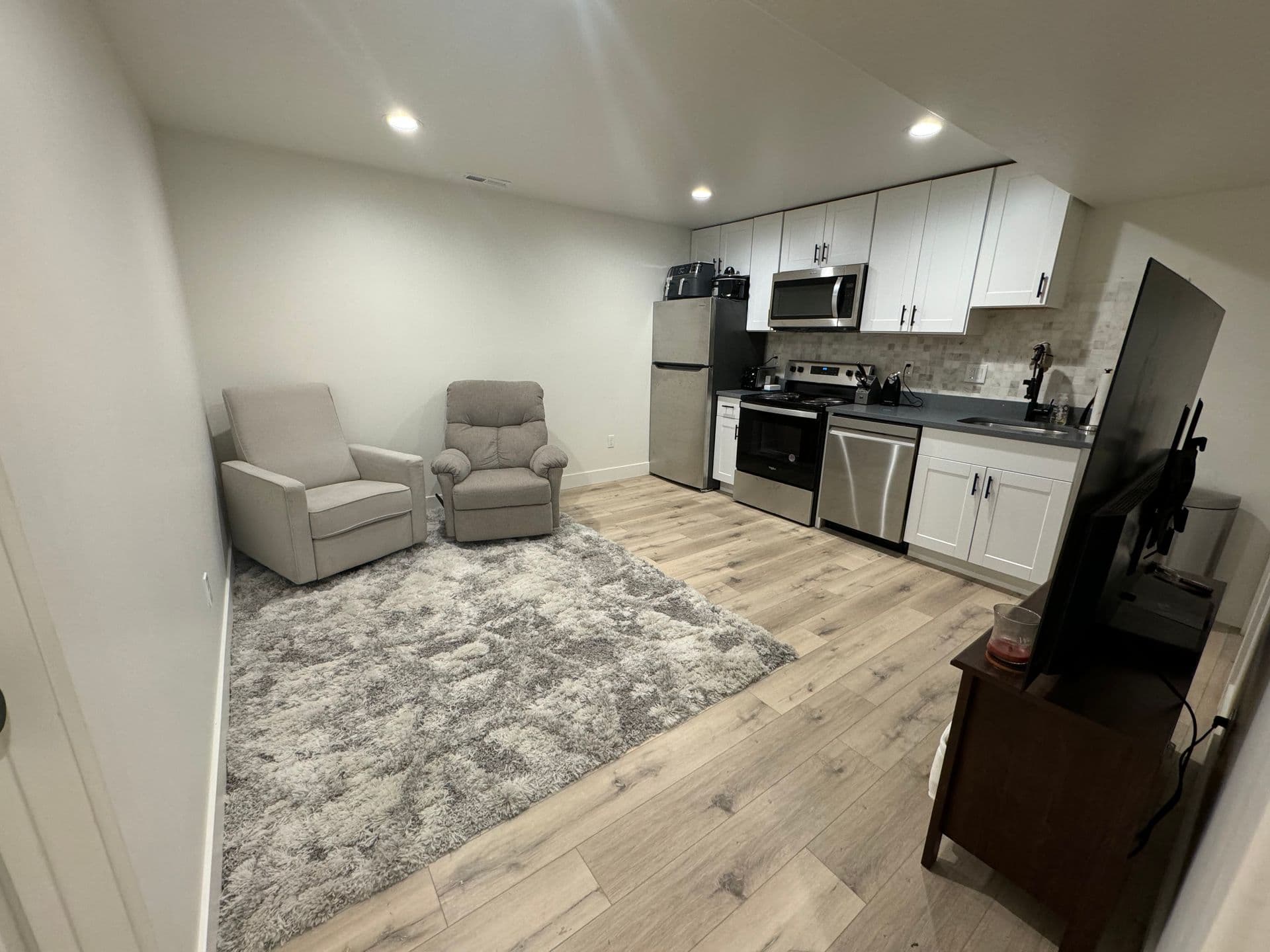 Two Private Rooms for Rent in a Modern Townhome | $575/Month Each | Female Housing — photo 36