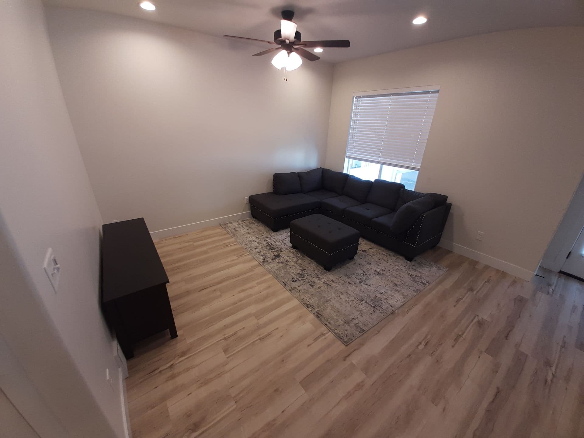 Two Private Rooms for Rent in a Modern Townhome | $575/Month Each | Female Housing — photo 28
