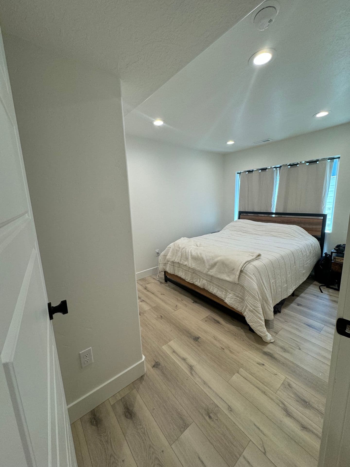 Two Private Rooms for Rent in a Modern Townhome | $575/Month Each | Female Housing — photo 38