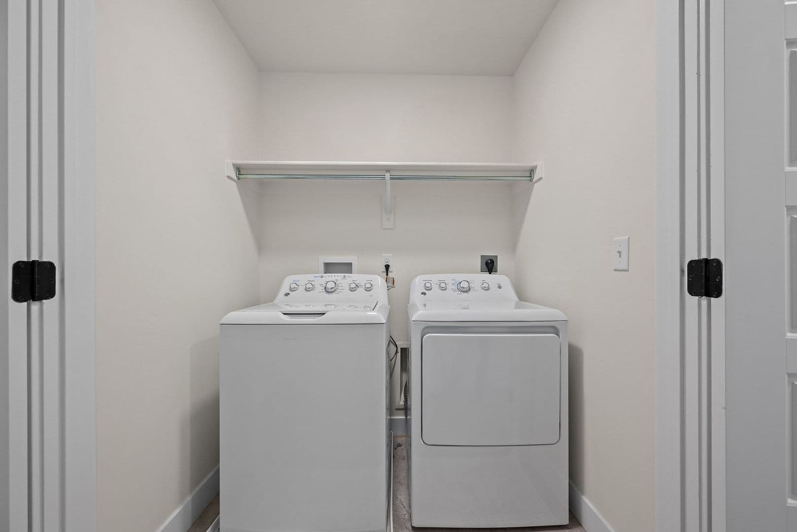 Two Private Rooms for Rent in a Modern Townhome | $575/Month Each | Female Housing — photo 9