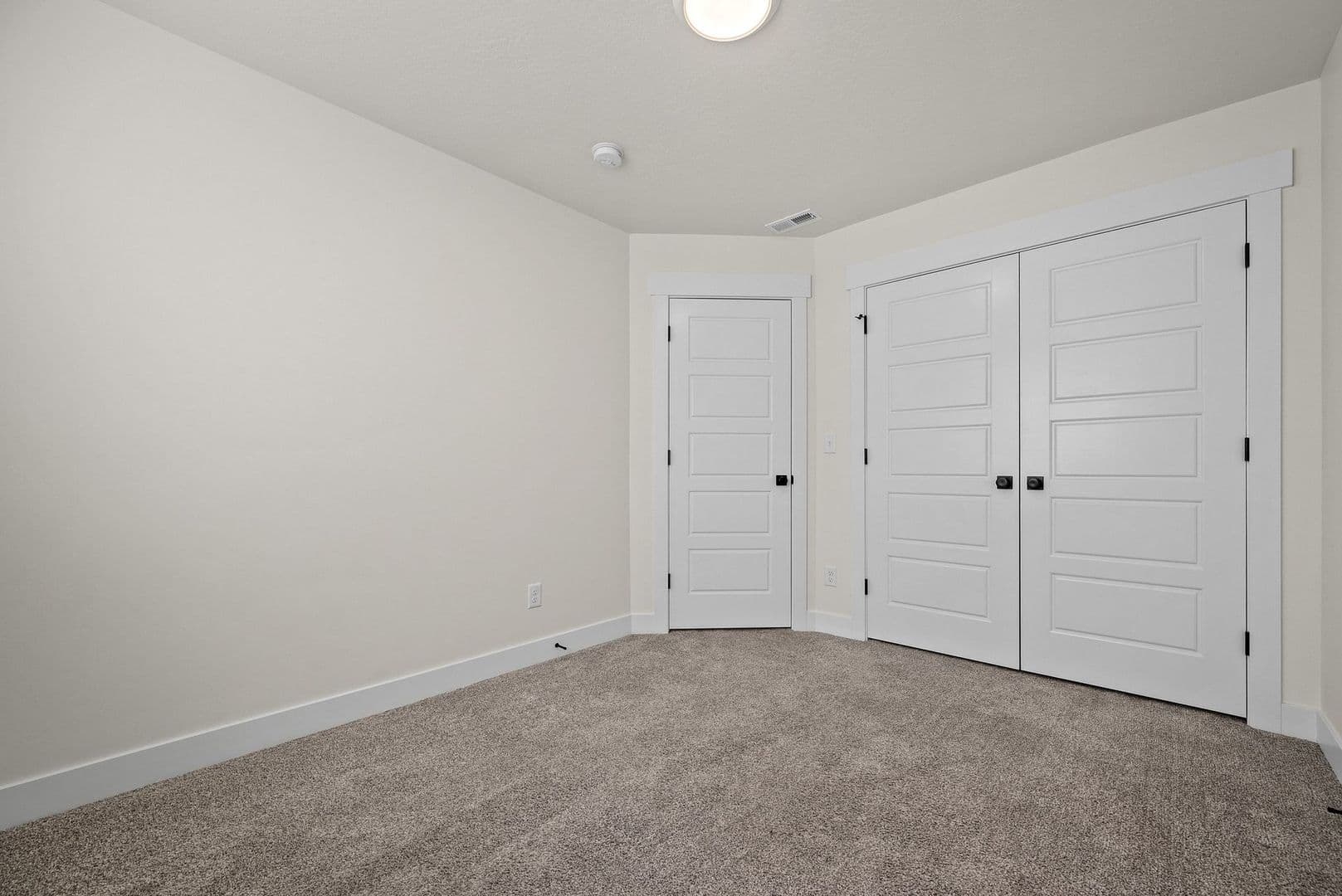 Private Bedroom in Lehi Townhome — Female Student Home — exterior
