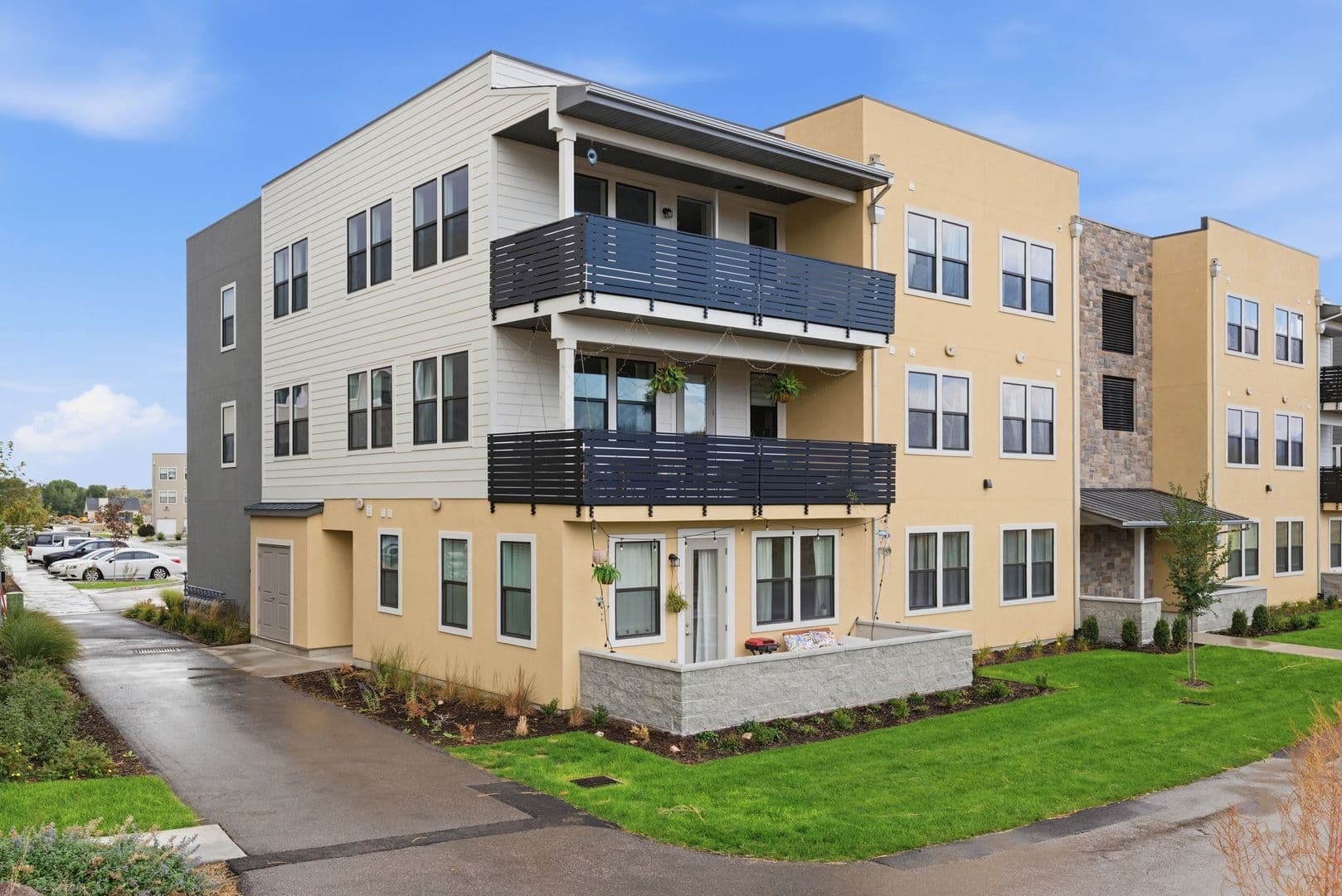 Brand-New 3 Bed / 2 Bath Apartment for Rent in Midvale, UT — photo 2