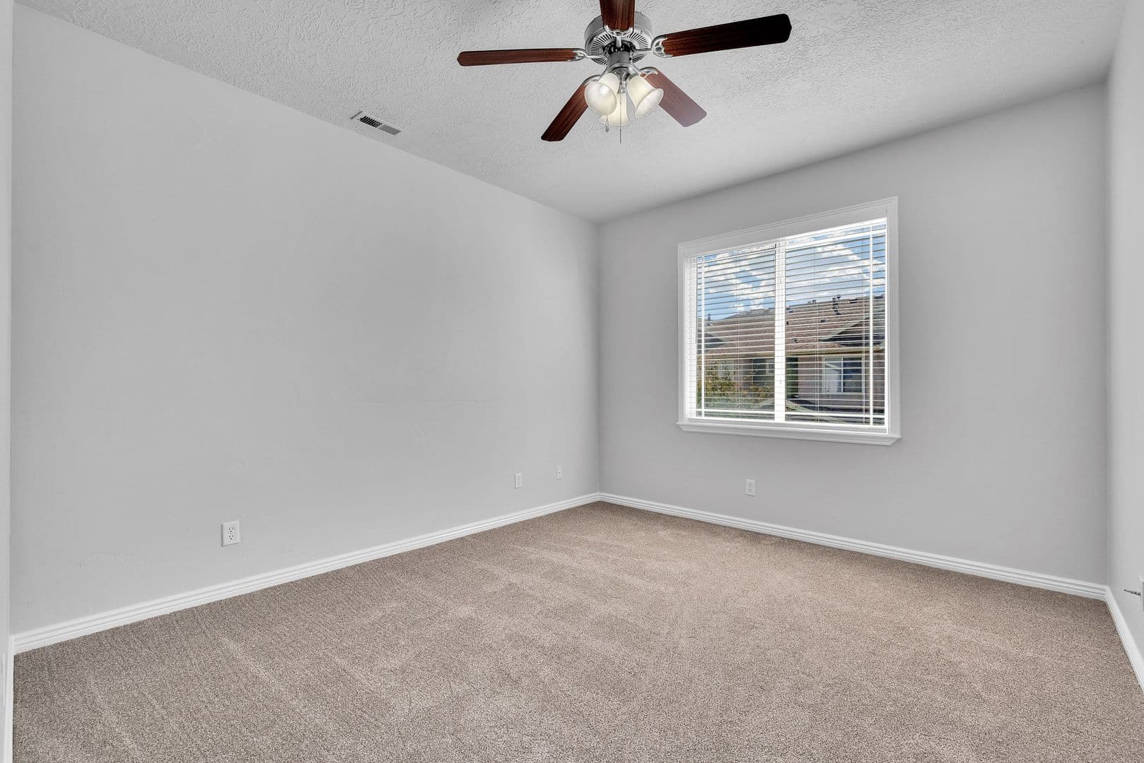 Beautiful Pleasant Grove Townhome for Rent — photo 10