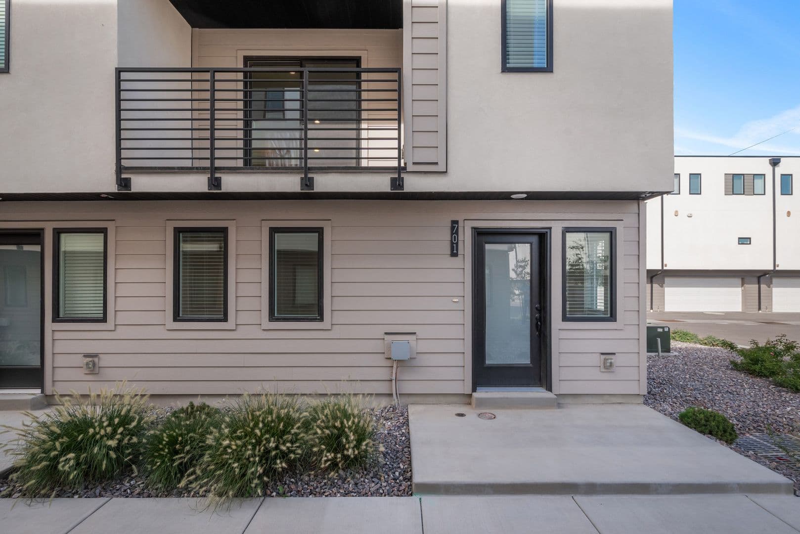 4 Bed / 3 Bath Brand-New Townhome for Rent in Salt Lake City — exterior