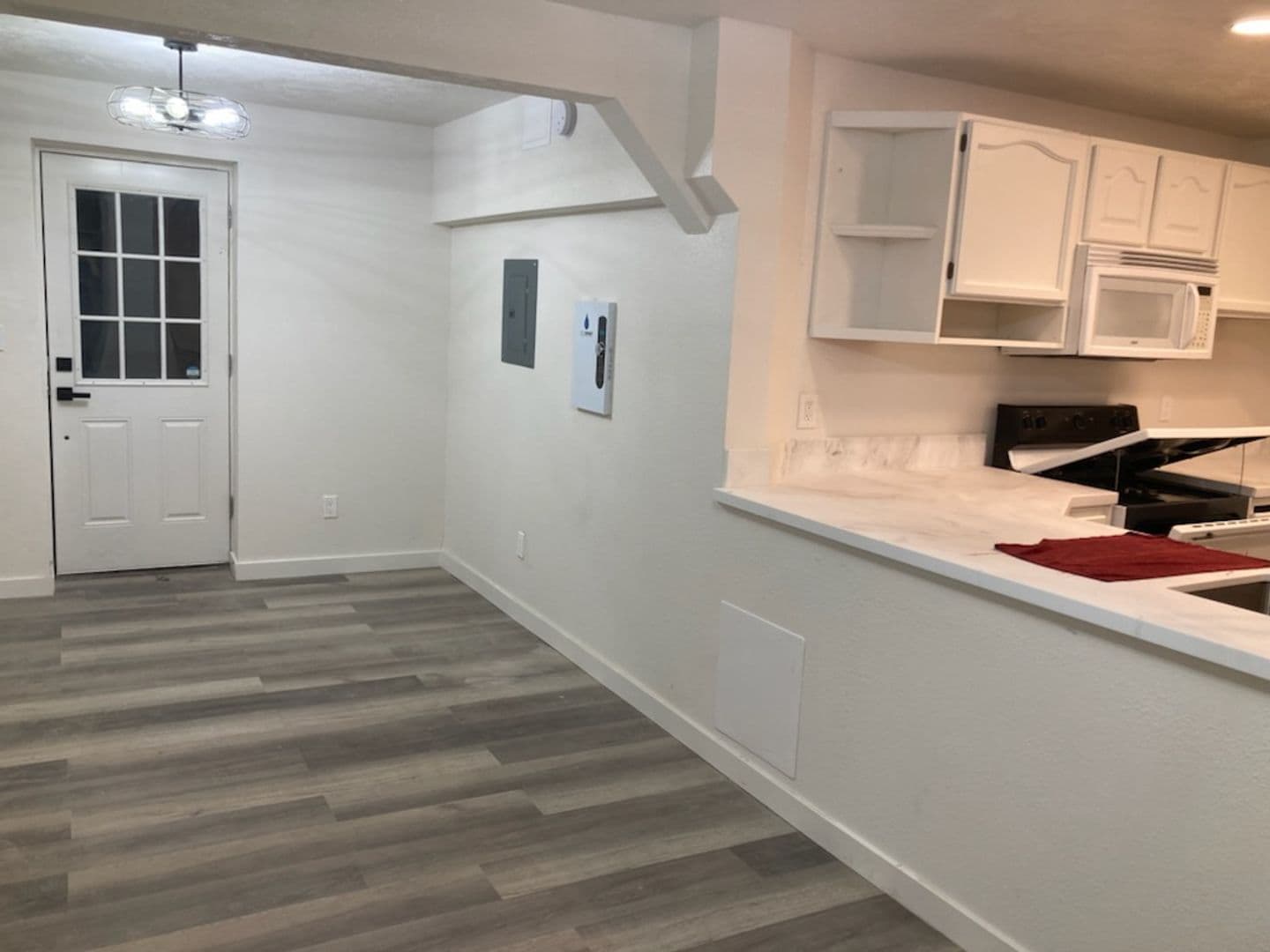 1 Bed / 1 Bath Basement Apartment in St. George — photo 2