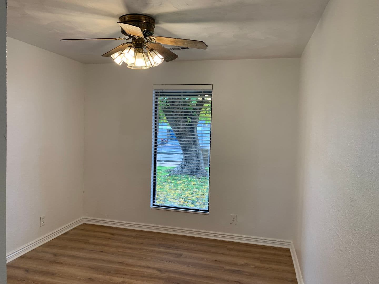 4 Bed / 3 Bath Main-Floor Unit in St. George — photo 15