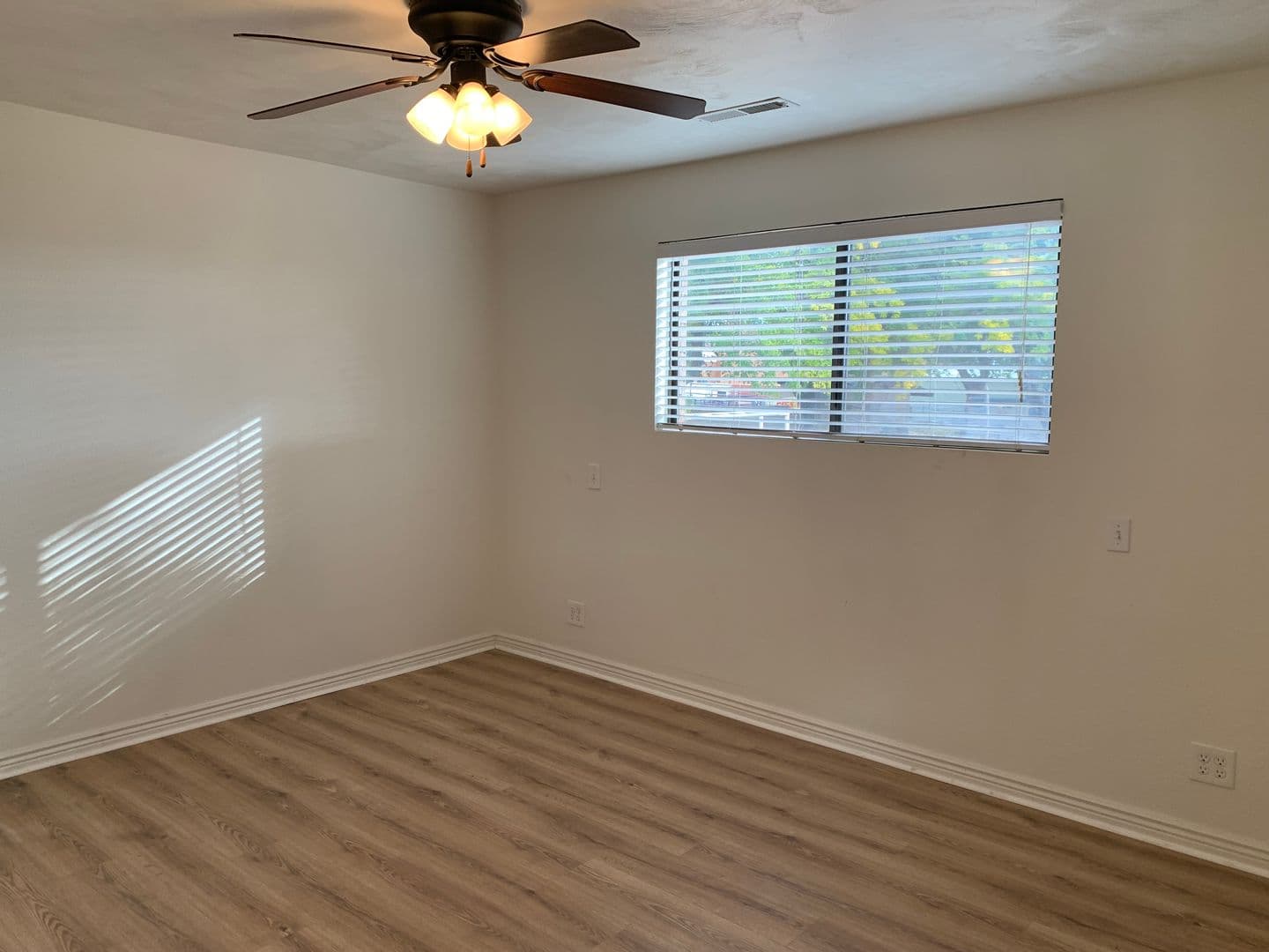 4 Bed / 3 Bath Main-Floor Unit in St. George — photo 23
