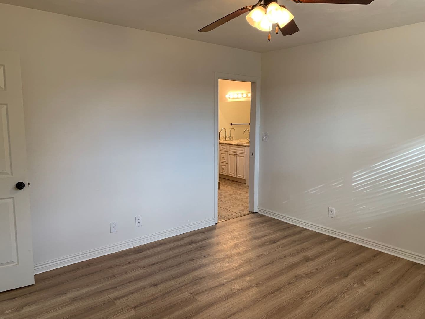 4 Bed / 3 Bath Main-Floor Unit in St. George — photo 27